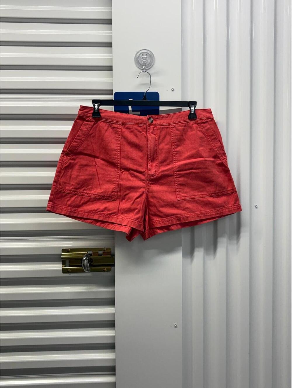 Universal Thread Women’s Size 16 Universal Thread Salmon Cotton Shorts